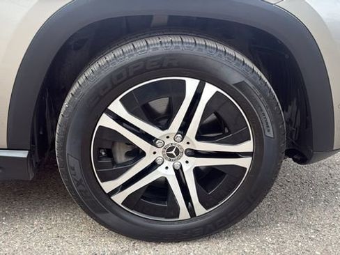 Used 2023 Mercedes-Benz GLS 450 4MATIC image 10