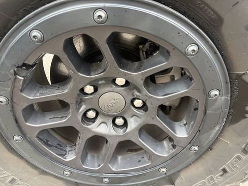 Used 2023 Jeep Wrangler Unlimited Sport image 9