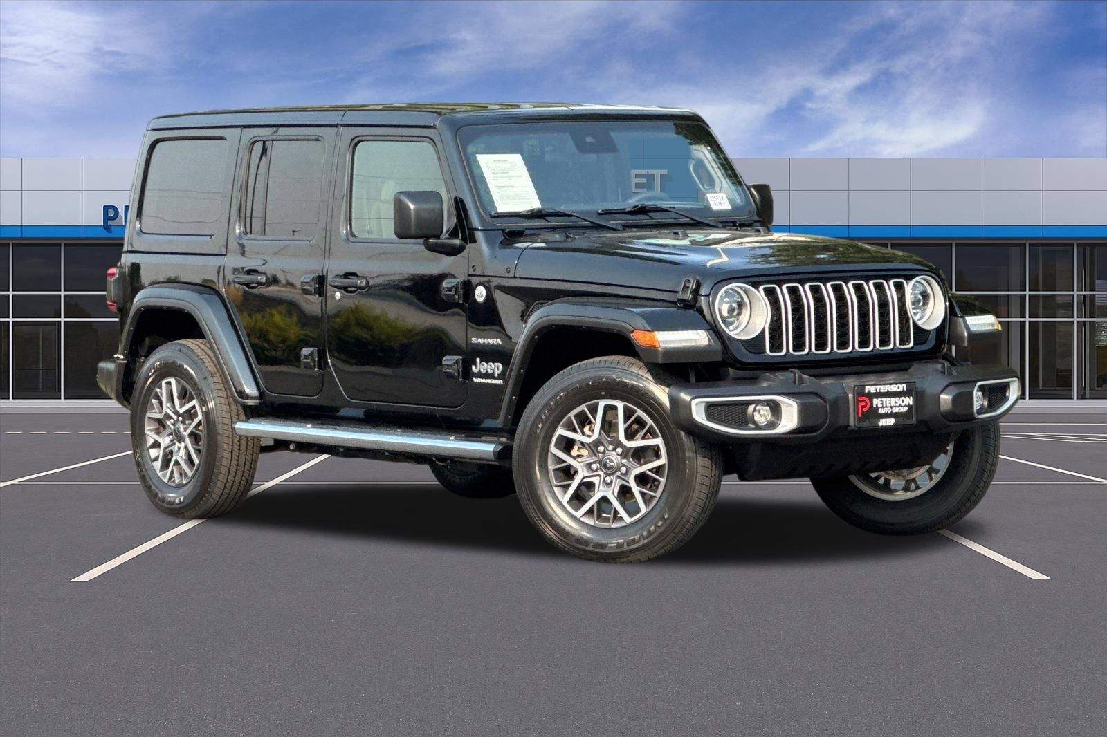 Used 2024 Jeep Wrangler Unlimited Sahara AWD/4WD image 2