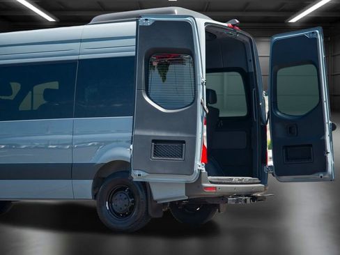 Used 2025 Mercedes-Benz Sprinter 2500 image 18