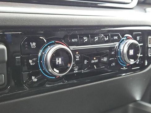 New 2026 GMC Sierra 2500 SLT w/ SLT Convenience Package image 39