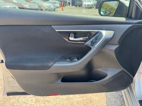 Used 2014 Nissan Altima 2.5 S w/ Sport Value Package image 13