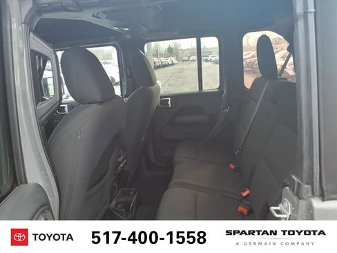 Used 2018 Jeep Wrangler Unlimited Sahara w/ Dual Top Group AWD/4WD image 12