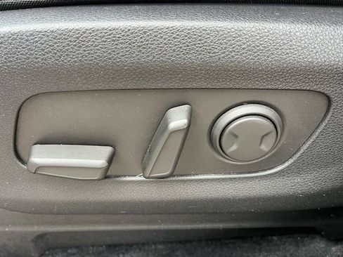 Certified 2024 Kia Carnival EX image 21