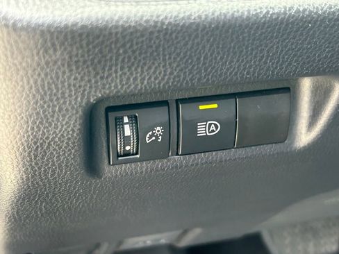 Certified 2025 Toyota RAV4 XLE FWD image 24