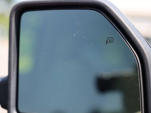 Used 2015 Ford F150 XLT w/ Equipment Group 302A Luxury AWD/4WD image 33