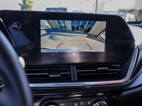 Used 2025 Chevrolet Trax ACTIV w/ Driver Confidence Package image 28