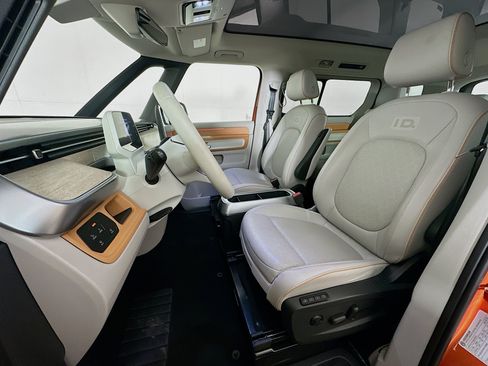 Used 2025 Volkswagen ID. Buzz 1st Edition RWD image 13