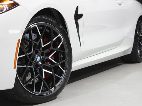 Used 2025 BMW M8 Competition w/ M Carbon Exterior Package AWD/4WD image 32