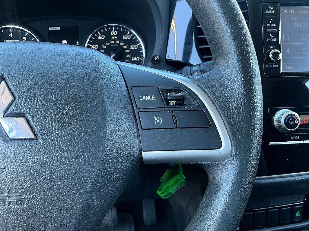 Used 2020 Mitsubishi Outlander ES AWD/4WD image 13