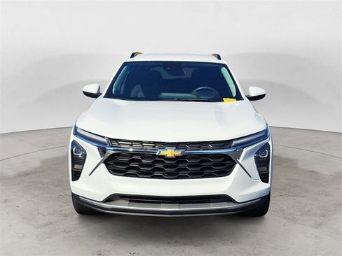 Used 2024 Chevrolet Trax LT image 8