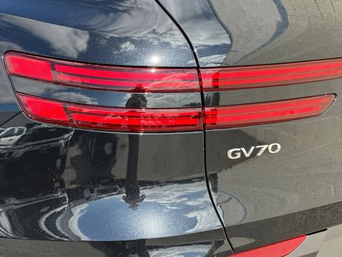 Used 2026 Genesis GV70 2.5T Select AWD/4WD image 38