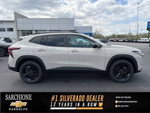 New 2026 Chevrolet Trax ACTIV w/ Sunroof Package FWD image 1