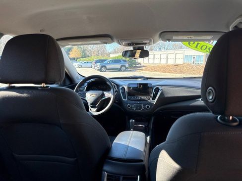 Used 2019 Chevrolet Malibu LT w/ Driver Confidence Package image 34