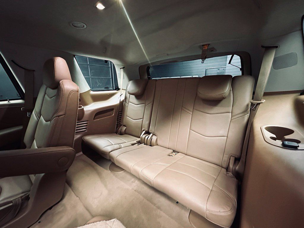 Used 2016 Cadillac Escalade Platinum AWD/4WD image 21