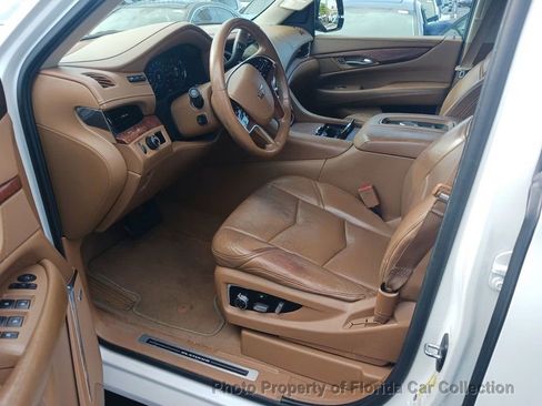 Used 2016 Cadillac Escalade Platinum RWD image 5