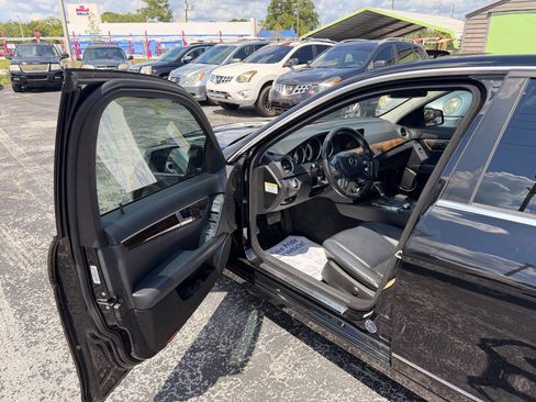 Used 2013 Mercedes-Benz C 250 Sedan image 9