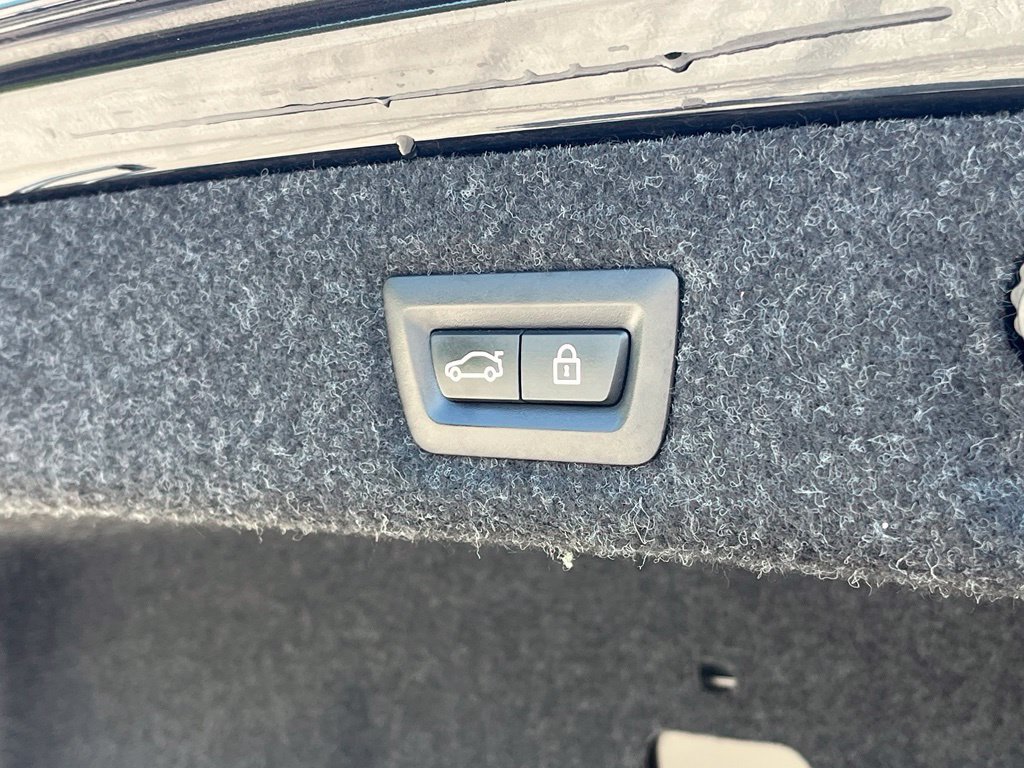 Used 2018 BMW 540i xDrive AWD/4WD image 30