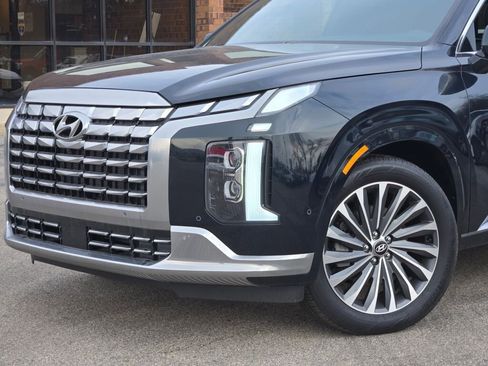 Used 2025 Hyundai Palisade Calligraphy image 2