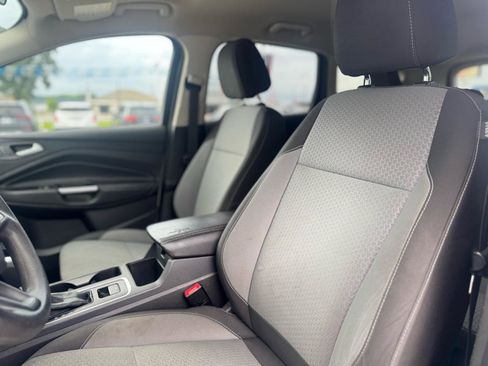 Used 2017 Ford Escape SE w/ Equipment Group 201A FWD image 35