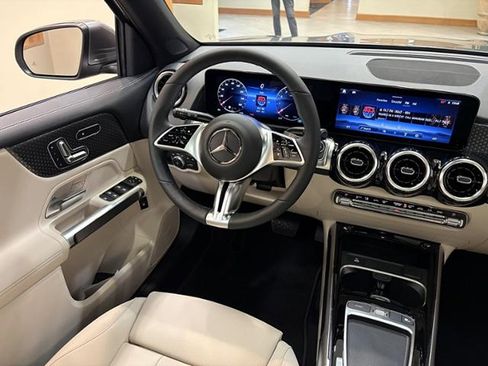 New 2026 Mercedes-Benz GLB 250 image 13