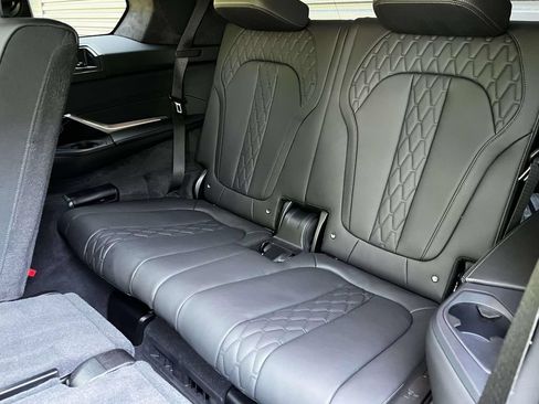 Used 2025 BMW X7 M60i w/ Climate Comfort Package AWD/4WD image 13