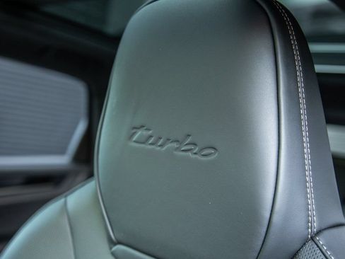 Used 2026 Porsche Cayenne Turbo AWD/4WD image 17