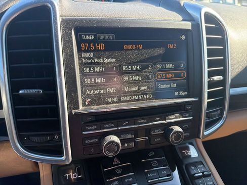 Used 2016 Porsche Cayenne image 10