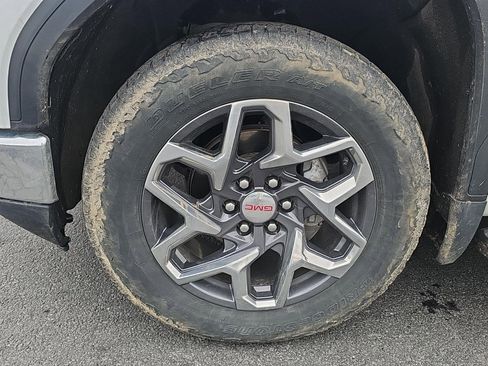 Used 2023 GMC Sierra 1500 SLT w/ SLT Premium Package image 4