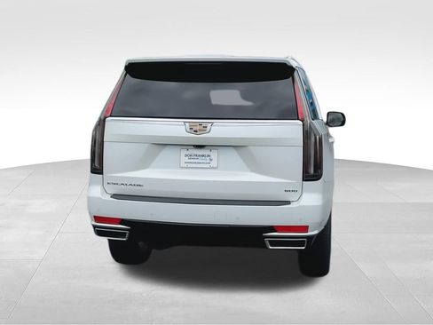 Used 2023 Cadillac Escalade Premium Luxury AWD/4WD image 7