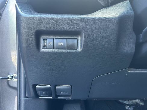 Used 2024 Toyota RAV4 XLE FWD image 27
