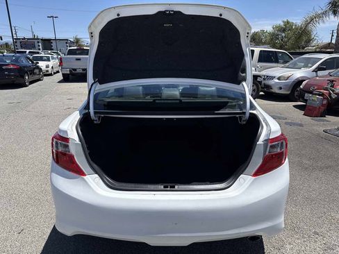 Used 2012 Toyota Camry SE FWD image 12