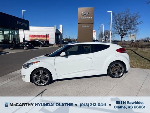 Used 2013 Hyundai Veloster Base w/ Style Pkg image 11