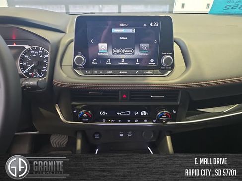 Used 2026 Nissan Rogue SV w/ Rock Creek Premium Package AWD/4WD image 17