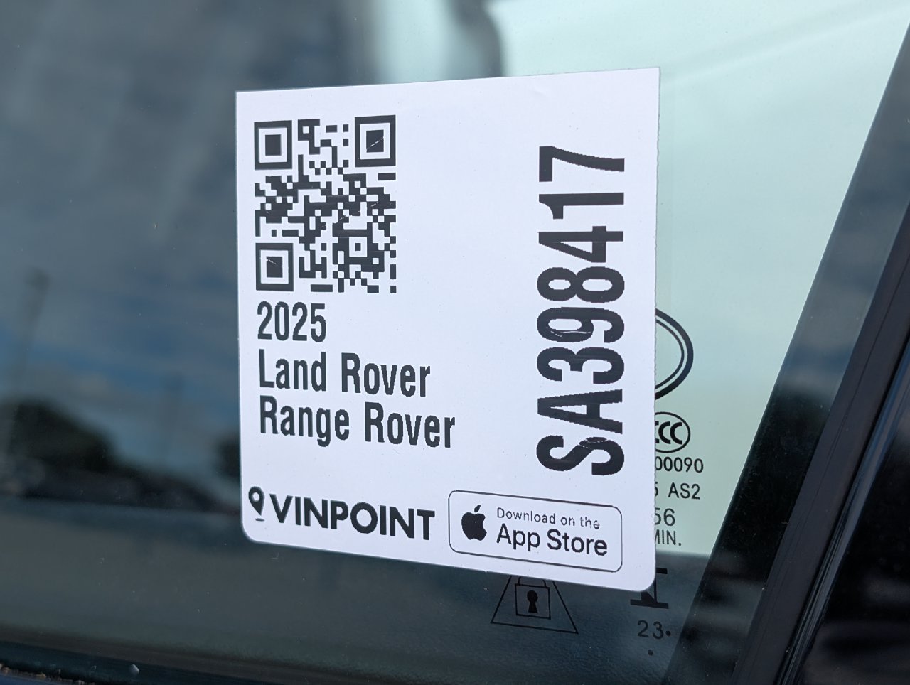 Used 2025 Land Rover Range Rover Velar Dynamic SE AWD/4WD image 29
