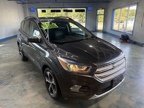 Used 2018 Ford Escape SEL w/ Canadian Touring Package FWD image 7