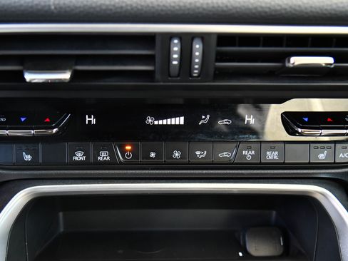 Used 2024 MAZDA CX-90 3.3 Turbo w/ Preferred Plus image 22