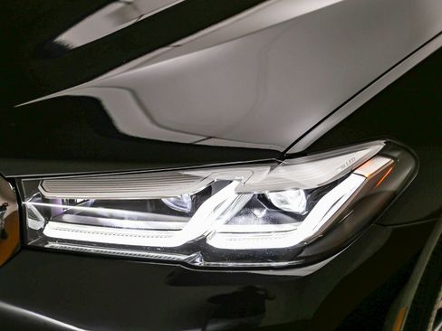 Used 2023 BMW 530e w/ Convenience Package RWD image 8