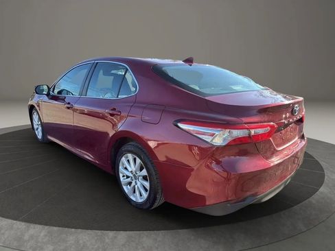 Used 2020 Toyota Camry LE image 7