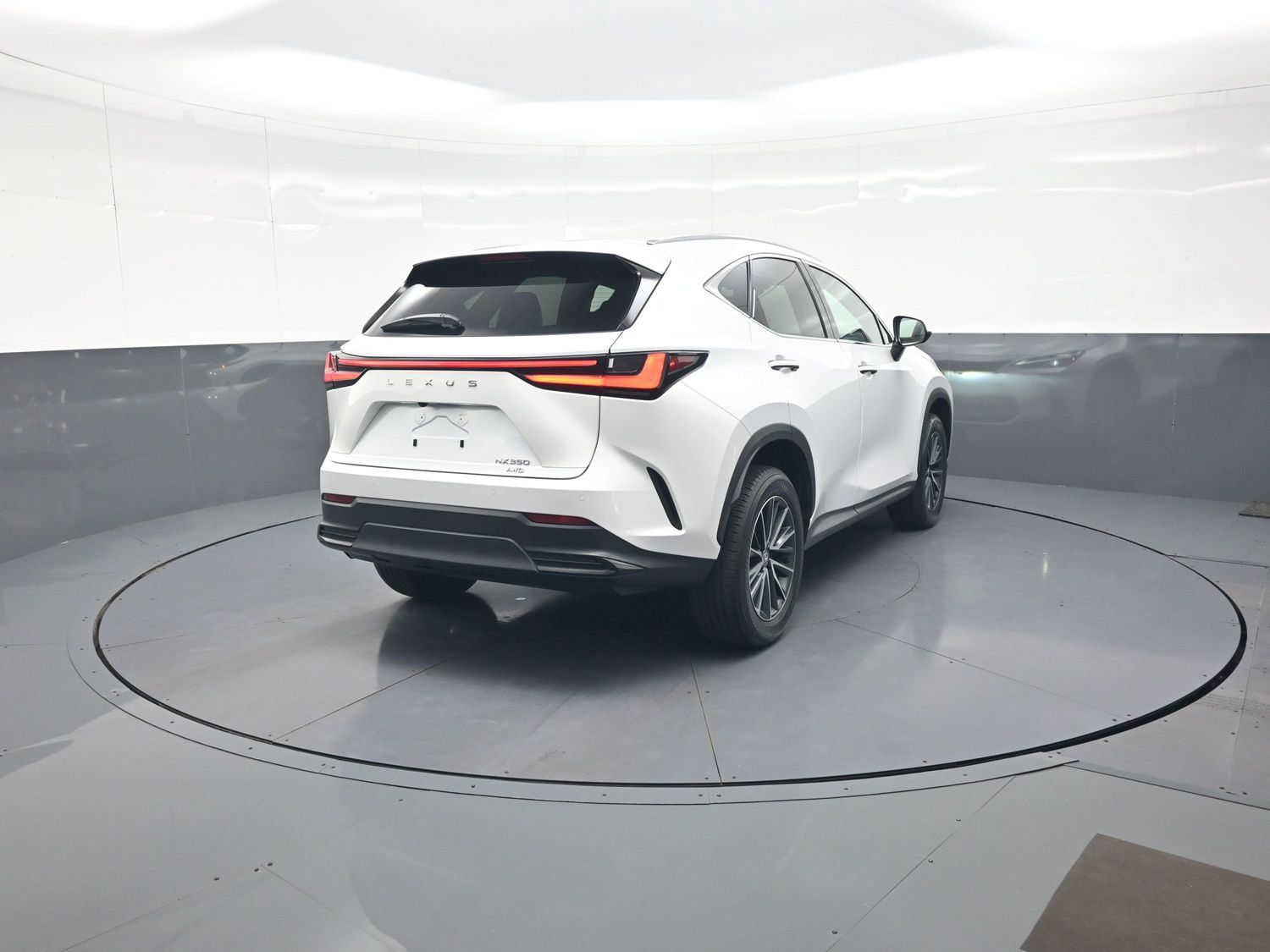 Used 2024 Lexus NX 350 AWD image 3