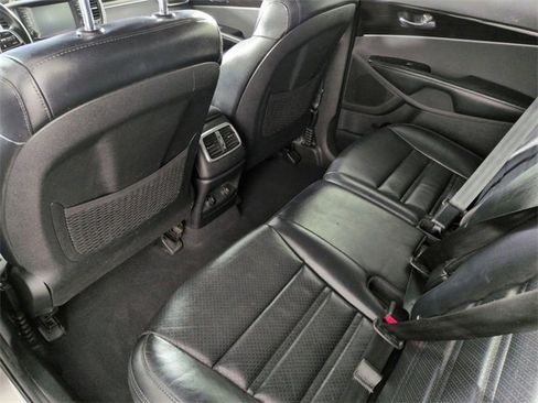 Used 2019 Kia Sorento EX image 25