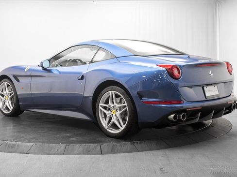 Used 2016 Ferrari California T RWD image 13