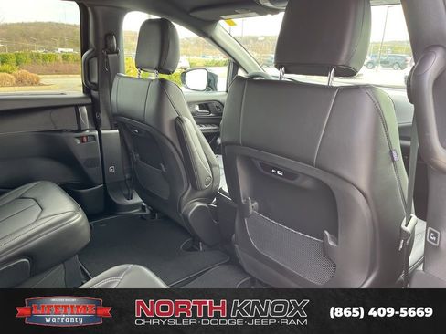New 2026 Chrysler Pacifica Select image 23
