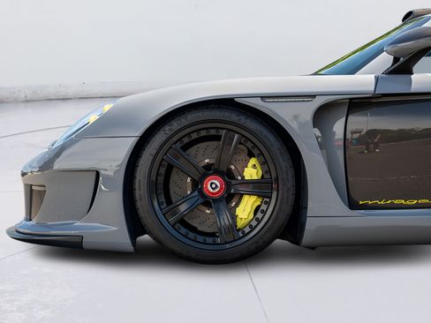 Used 2004 Porsche Carrera GT RWD image 7