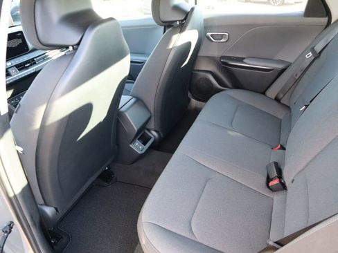 New 2025 Kia K4 LXS image 13