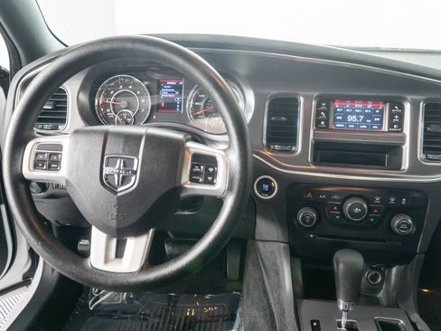 Used 2014 Dodge Charger SE RWD image 12