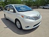 Used 2017 Toyota Sienna XLE image 3