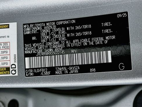 Certified 2025 Toyota 4Runner TRD Off-Road AWD/4WD image 32