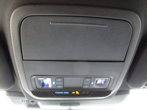 Used 2025 Ford Explorer ST-Line AWD/4WD image 21