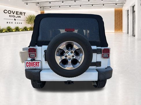 Used 2016 Jeep Wrangler Sahara w/ Mopar Chrome Edition Group AWD/4WD image 7